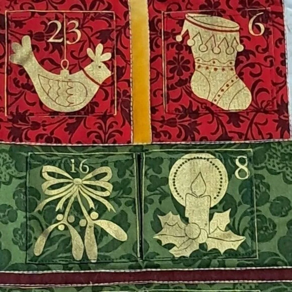 Christmas Advent Calendar QUILTED‎ HANDMADE Pockets